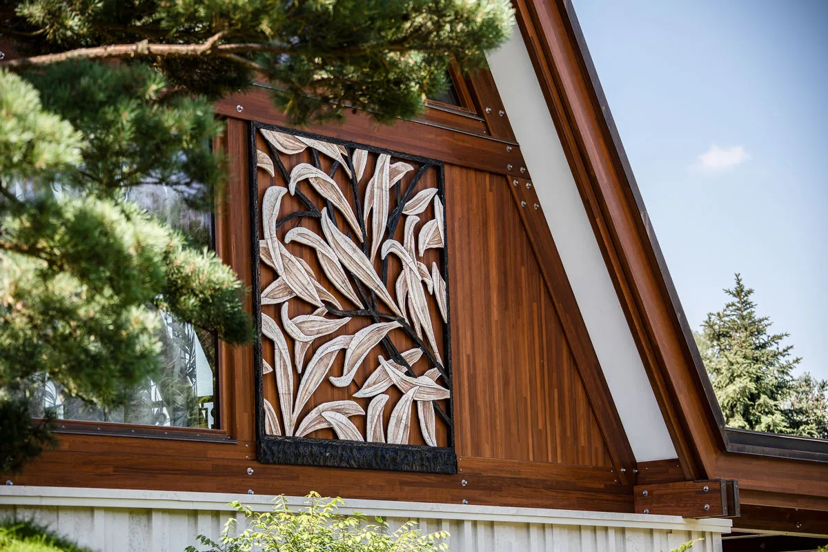 Ceramic in the exterior