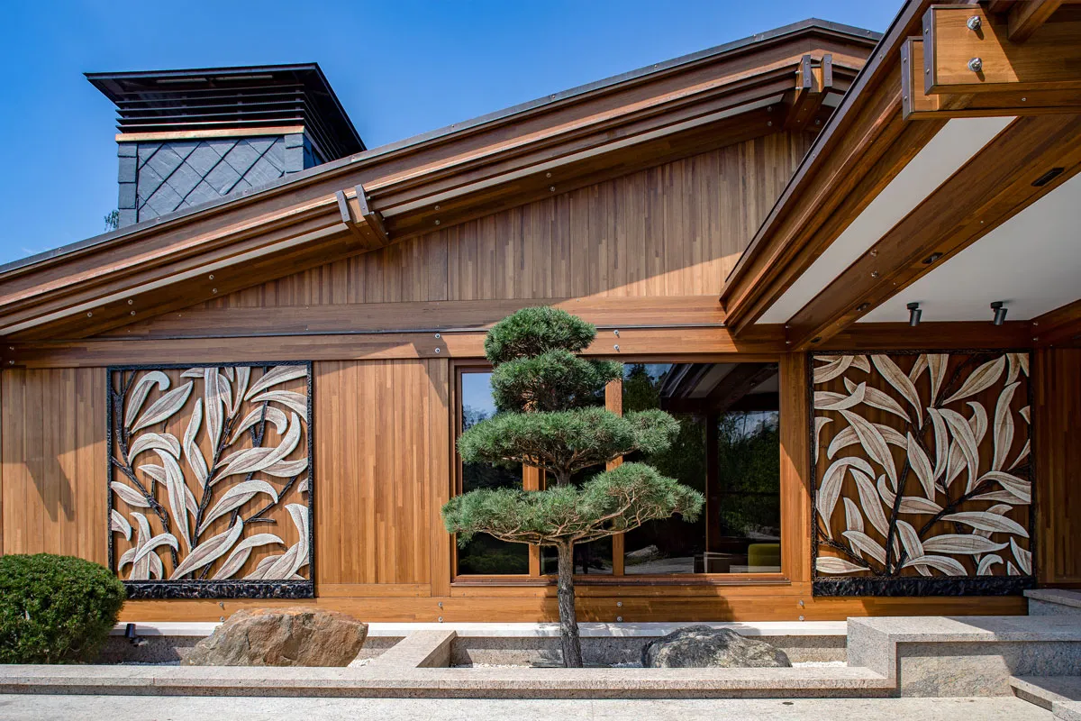 Ceramic in the exterior