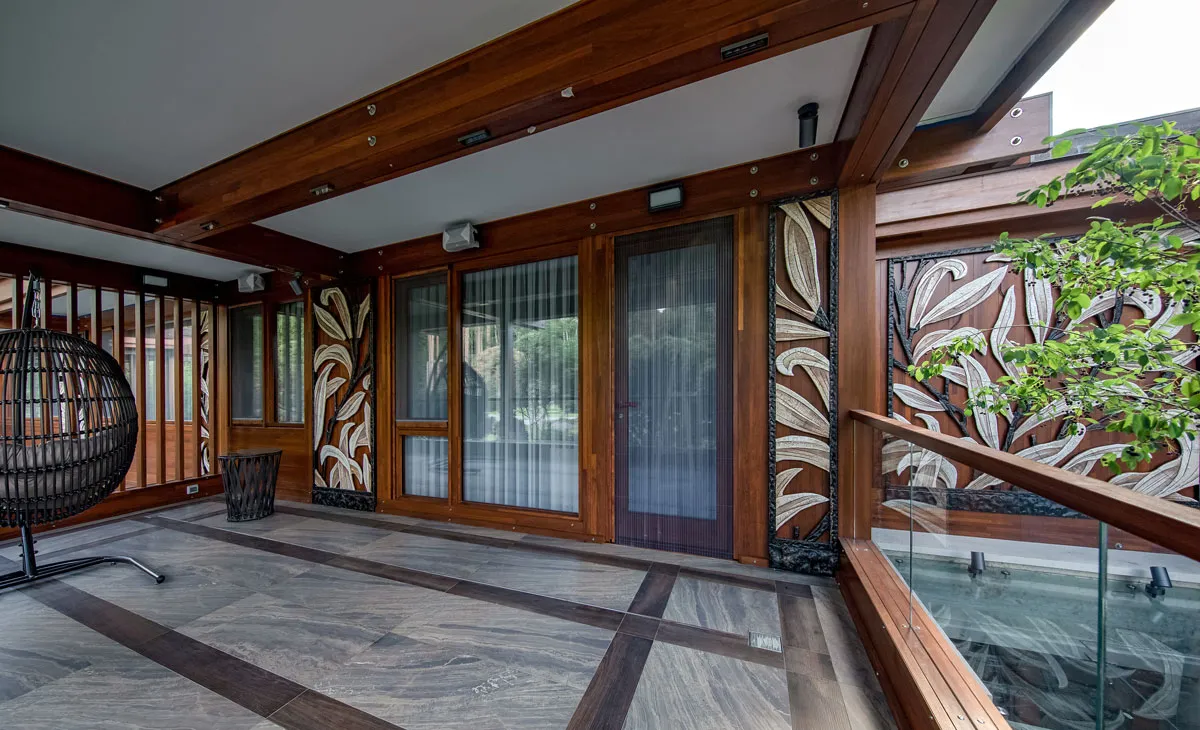 Ceramic in the exterior