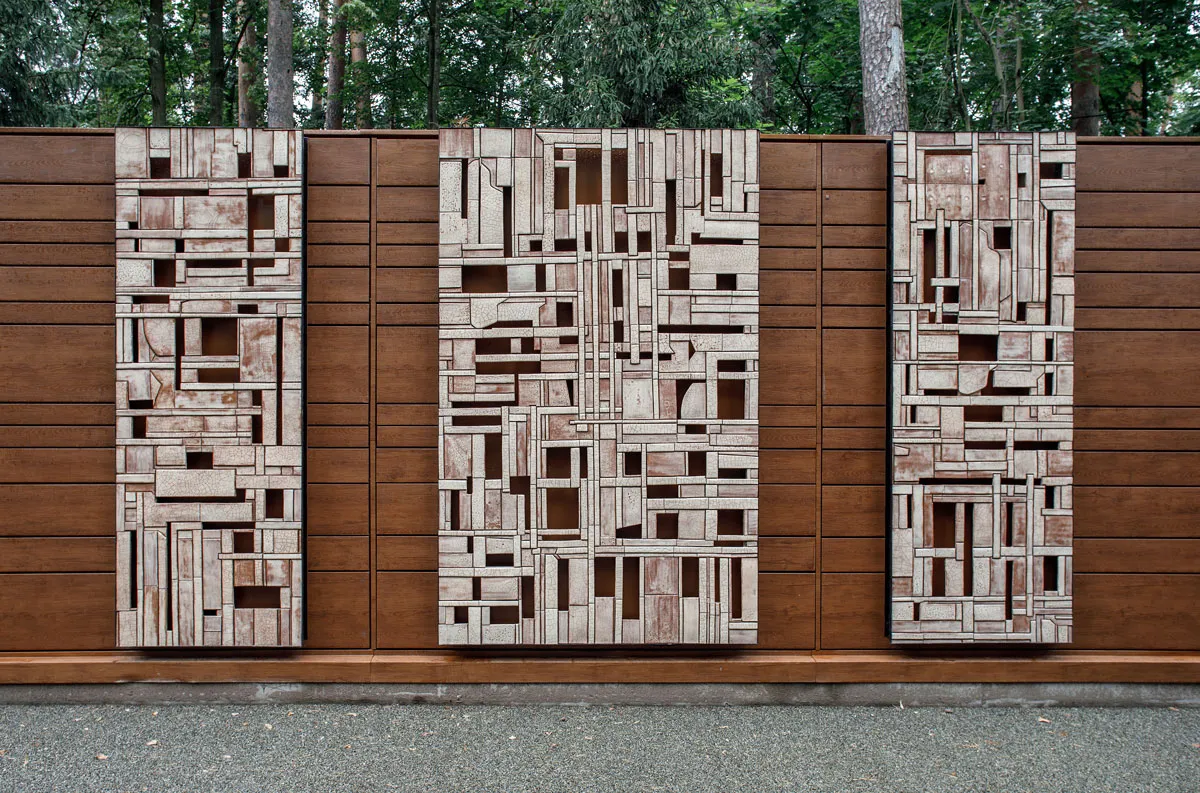 Ceramic in the exterior