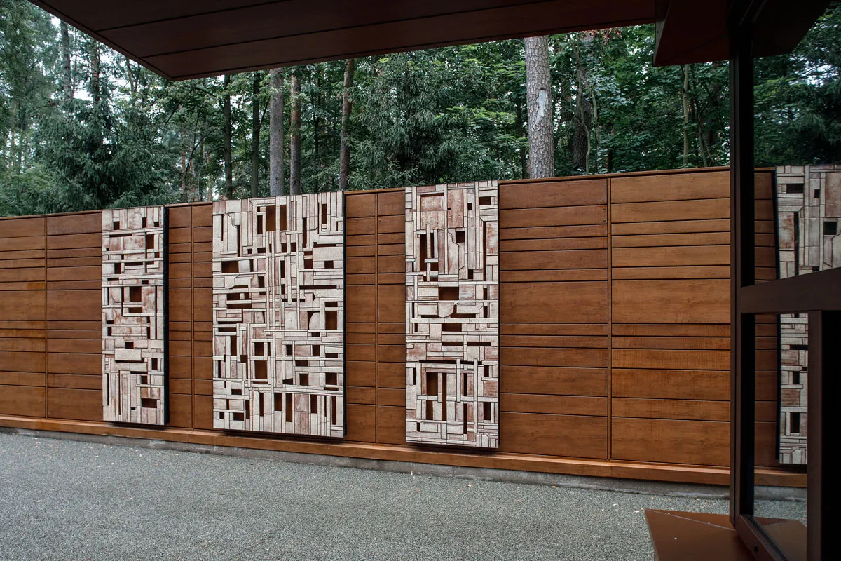 Ceramic in the exterior