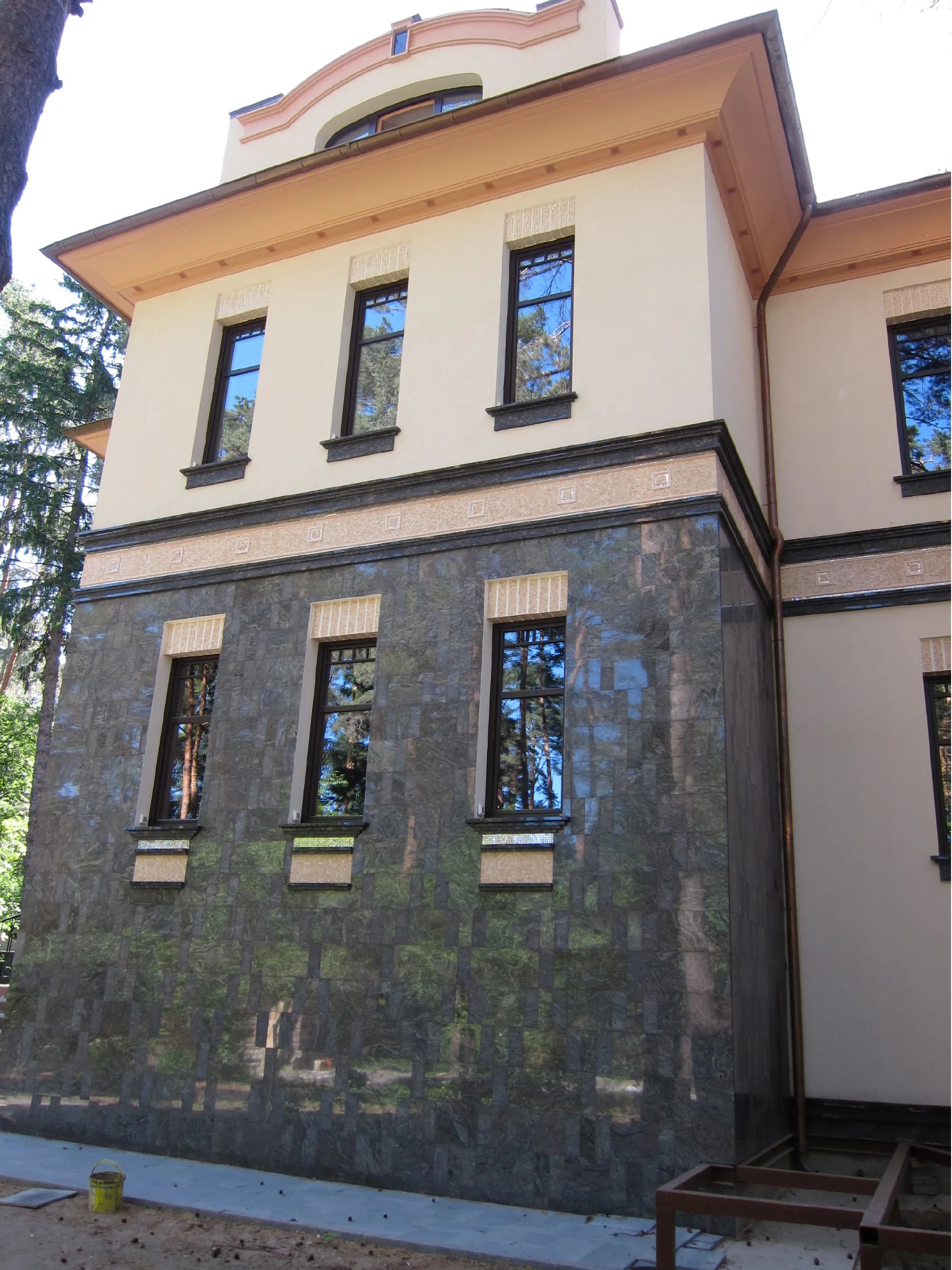 Private residence, "Iness"