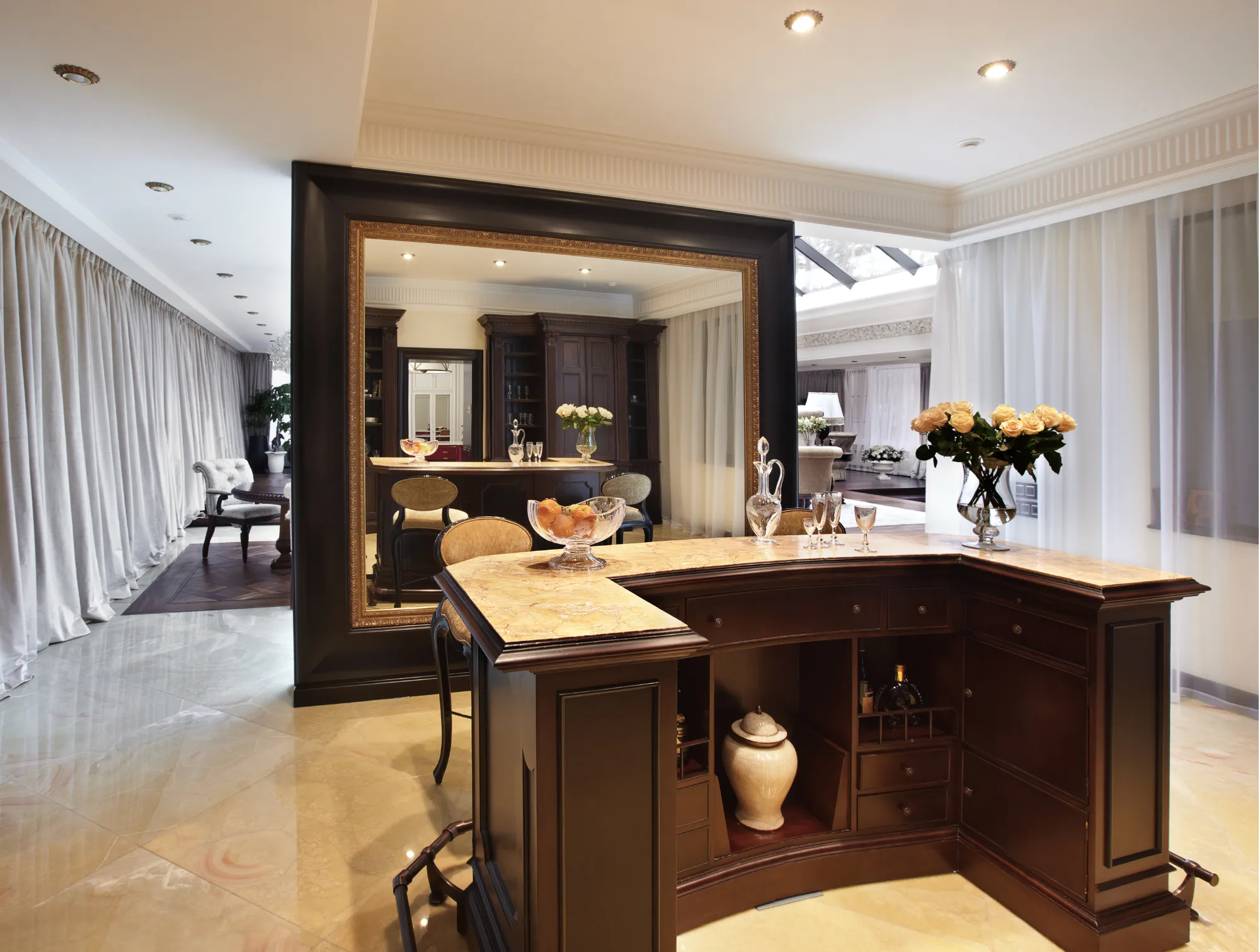 Частные апартаменты, "Мир"