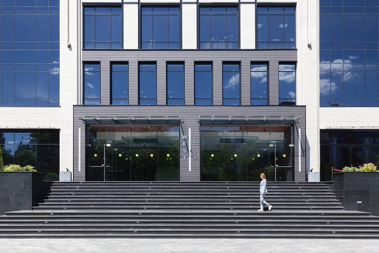 Office Center, "West East"