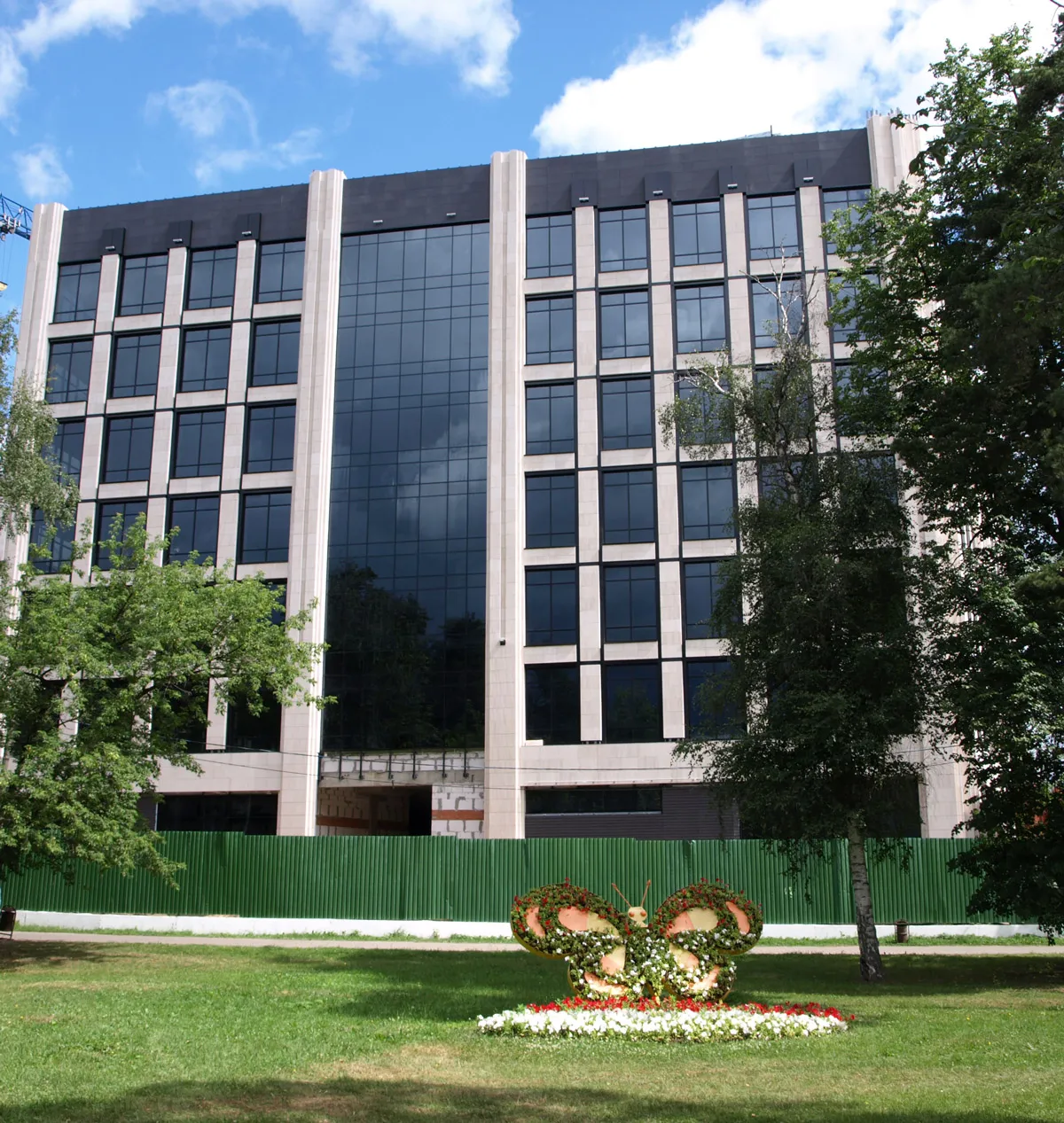 Office Center, "West East"